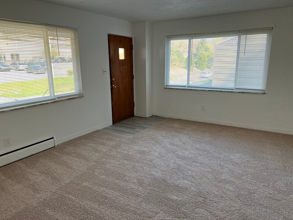 915 Sleepy Hollow Rd, Unit C in Pittsburgh, PA - Building Photo