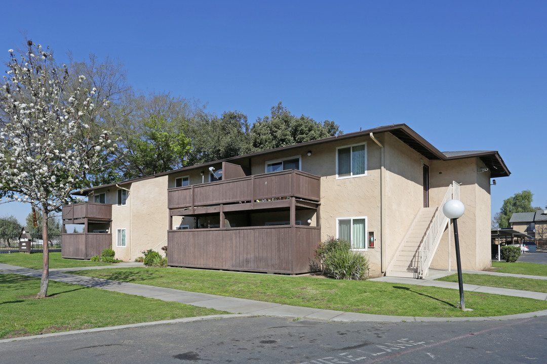 Madera West Apartments in Madera, CA - Building Photo