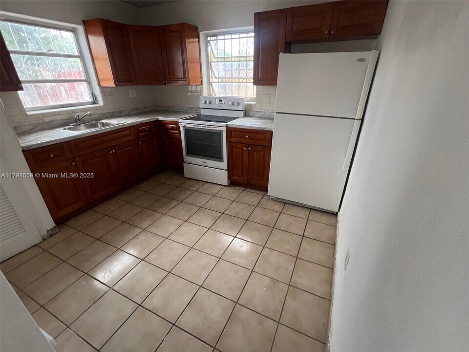 1770 SW 6th St in Miami, FL - Building Photo