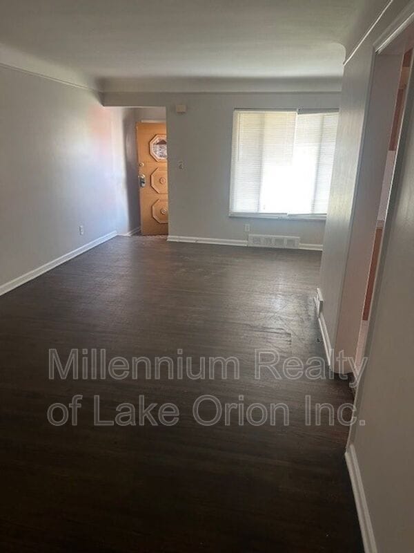 19288 Lahser Rd in Detroit, MI - Building Photo - Building Photo