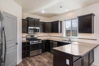 3616 SW Pumice Stone Ave in Redmond, OR - Building Photo - Building Photo