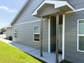 8027 E 34th Ct S in Wichita, KS - Building Photo - Building Photo