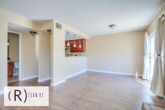 555 S Azusa Ave in Azusa, CA - Building Photo - Building Photo