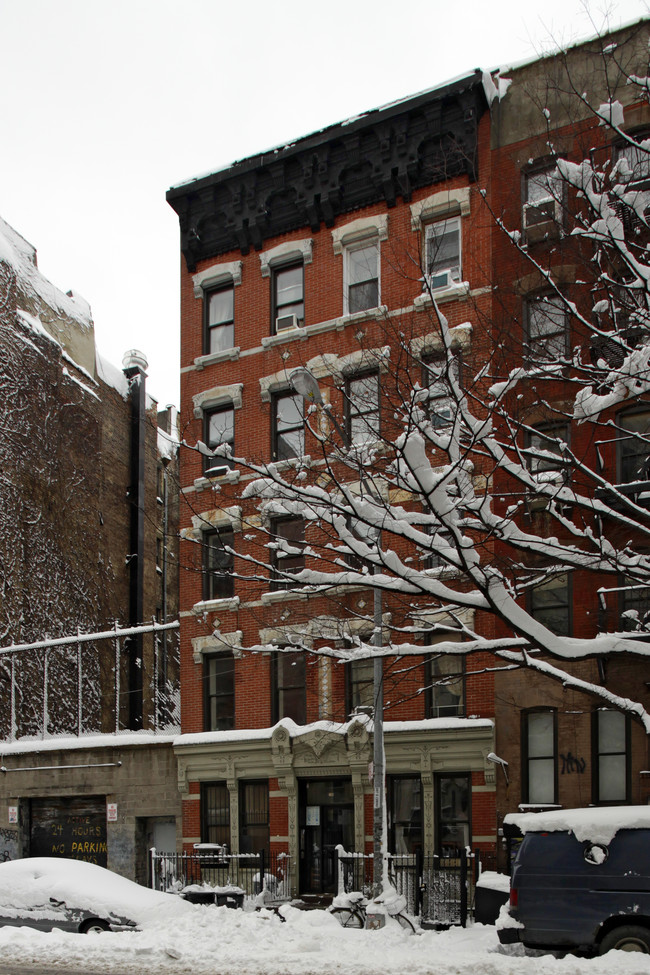 106 E 7th St in New York, NY - Building Photo - Building Photo