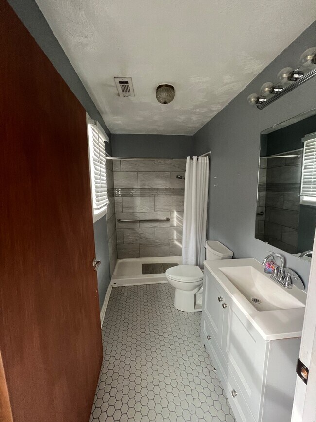 1604 Calloway St in Tuskegee, AL - Building Photo - Building Photo