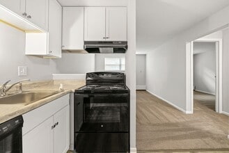 Flats of Clintonville in Columbus, OH - Building Photo - Building Photo