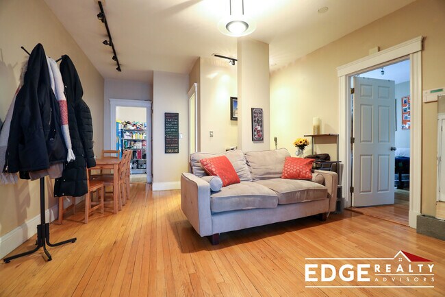 6 Sutherland Rd, Unit 21 in Boston, MA - Foto de edificio - Building Photo