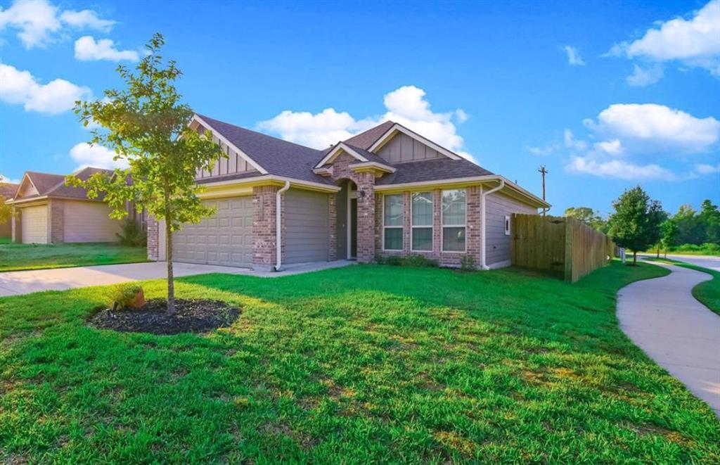 100 Brookside Dr Photo