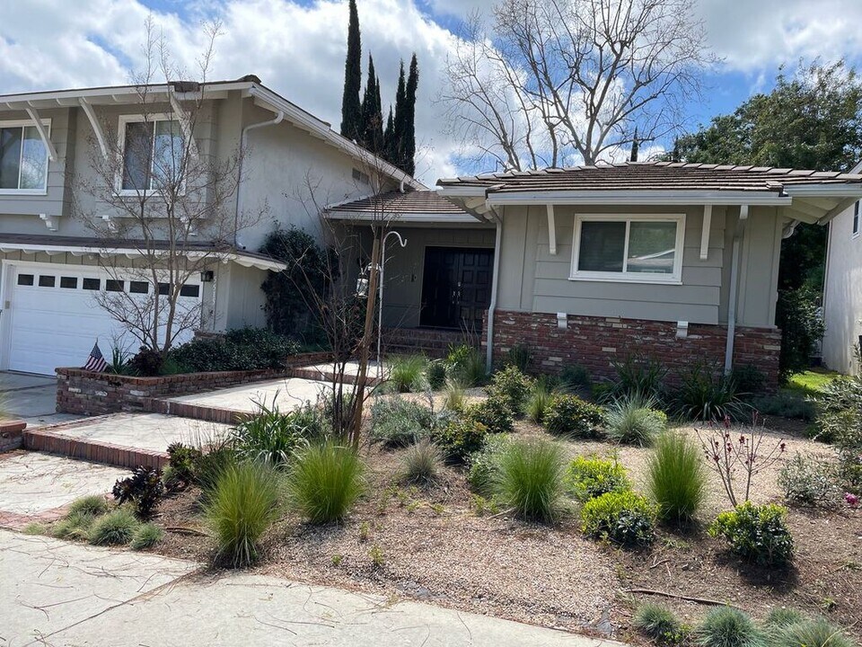 5515 Lake Lindero Dr in Agoura Hills, CA - Building Photo