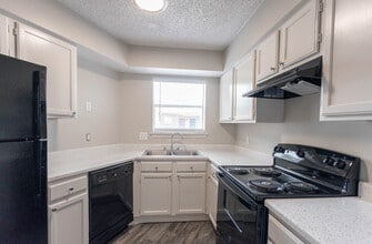 Saddlewood Apartments in Lubbock, TX - Foto de edificio - Building Photo