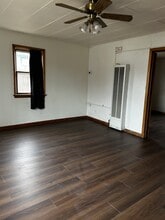 413 W 5th St in Pine Bluffs, WY - Building Photo - Building Photo