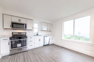 965 Industry St in Pittsburgh, PA - Building Photo - Building Photo