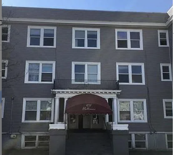 42 W Baltimore St, Unit 28 in Lynn, MA - Foto de edificio