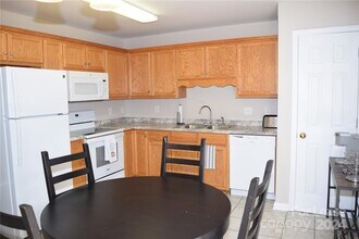 2240 15th Ave NE in Hickory, NC - Building Photo - Building Photo
