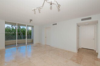 1401 Bay Rd, Unit # 307 in Miami Beach, FL - Building Photo - Building Photo