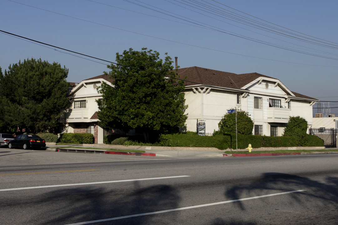 6400 Kraft Ave in North Hollywood, CA - Building Photo