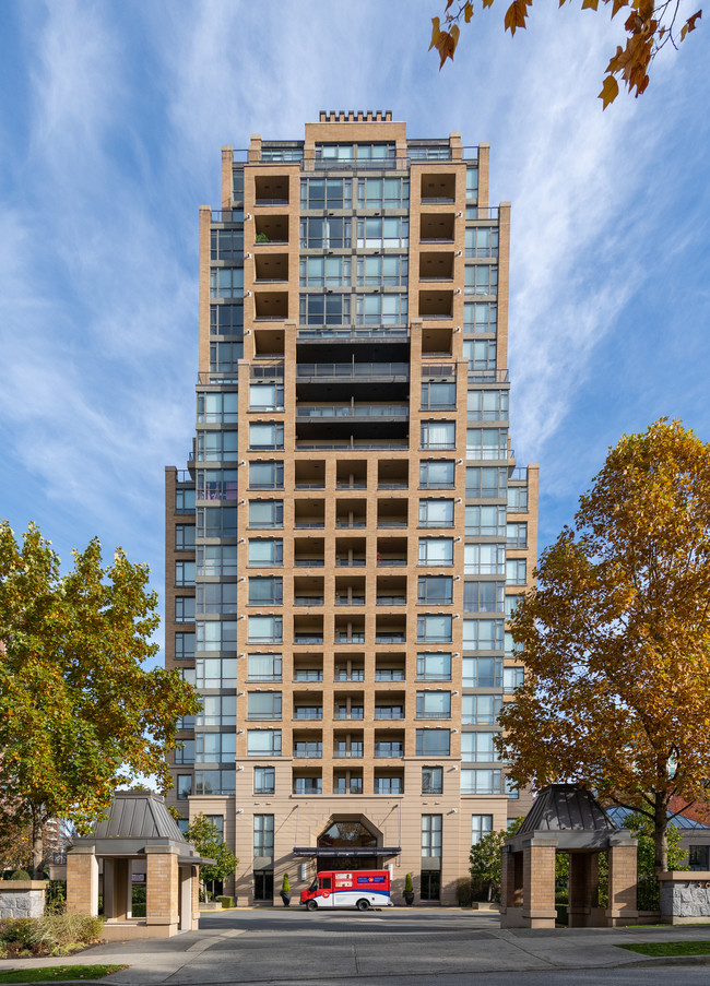 Mayfair Place in Burnaby, BC - Building Photo - Building Photo