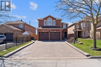 5003 Rosebush Rd in Mississauga, ON - Building Photo - Building Photo