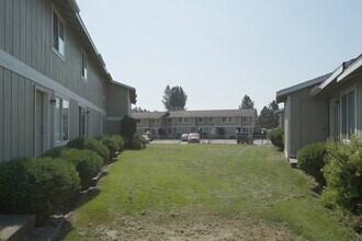 1701 W 7th St in Newport, WA - Building Photo - Building Photo