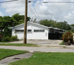 795-799 NE 121st St in Miami, FL - Building Photo - Building Photo