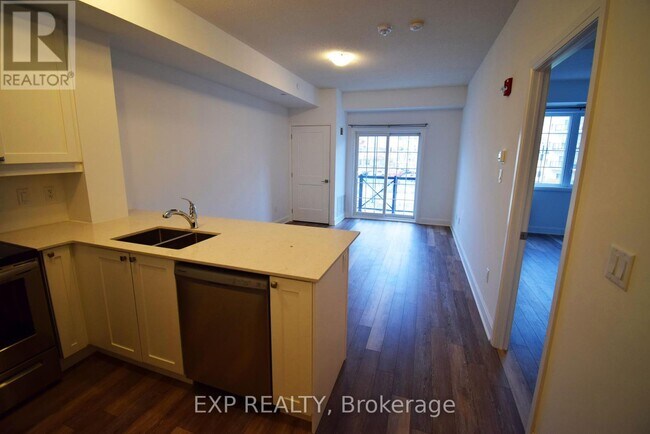50-250 Lakebreeze Dr in Newcastle, ON - Building Photo - Building Photo
