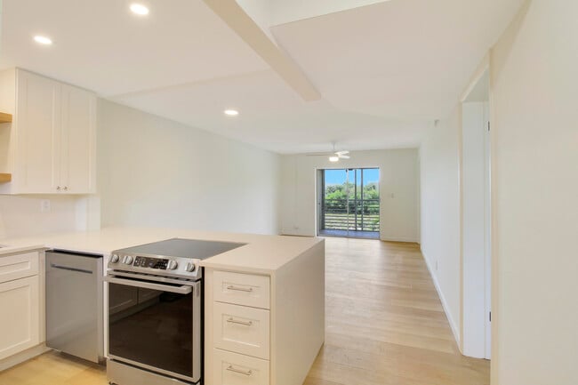 2770 South Dr in Lake Worth Beach, FL - Building Photo - Building Photo