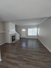 357 W Wilson St, Unit Unit#A in Costa Mesa, CA - Foto de edificio - Building Photo
