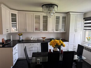 601 Chestnut St-Unit -B12 in Cedarhurst, NY - Building Photo - Building Photo