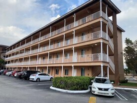 17350 NW 67th Ave in Hialeah, FL - Building Photo