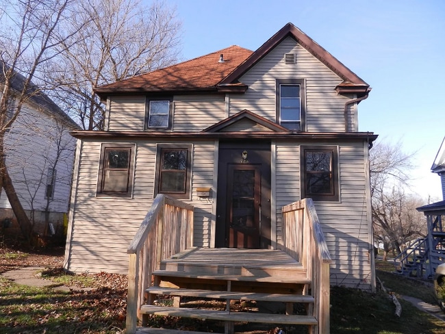 property at 726 Furman St