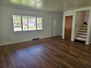 677 Peach Tree Ln in Erlanger, KY - Building Photo - Building Photo