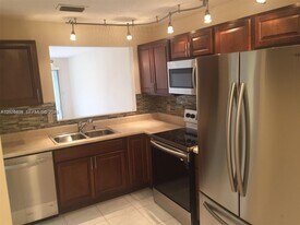 2551 NW 56th Ave in Lauderhill, FL - Building Photo