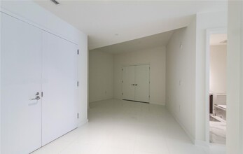 851 NE 1st Ave, Unit 3601 in Miami, FL - Building Photo - Building Photo