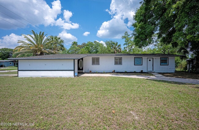 property at 2565 Burlingame Dr W