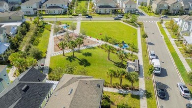 9806 Sharpless Aly in Orlando, FL - Building Photo - Building Photo