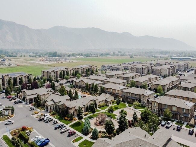 Four Seasons Apartments & Townhomes