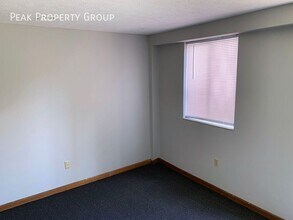 1985 Summit St in Columbus, OH - Building Photo - Building Photo