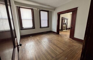 3241 Jefferson Ave in Cincinnati, OH - Building Photo