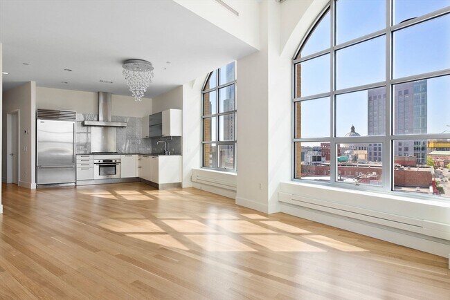 360 Newbury St in Boston, MA - Building Photo - Building Photo