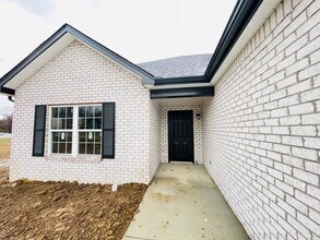106 Diane Ct in Shepherdsville, KY - Building Photo - Building Photo