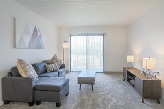 Cedar Place Apartments in Lansing, MI - Building Photo - Interior Photo