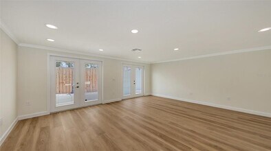 1203 Lyric Ln in Sarasota, FL - Building Photo - Building Photo