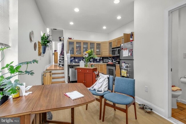property at 3001 W Girard Ave
