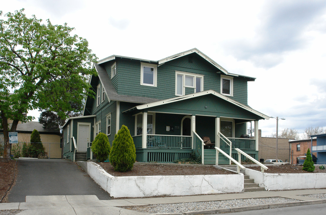 807 W Augusta Ave in Spokane, WA - Building Photo