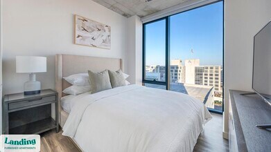 2010 West End Ave, Unit 814 in Nashville, TN - Foto de edificio - Building Photo