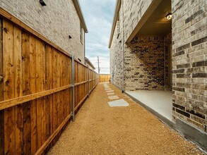 7613 Regal Ln in North Richland Hills, TX - Building Photo - Building Photo