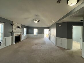 209 Courthouse Ln in Warner Robins, GA - Foto de edificio - Building Photo