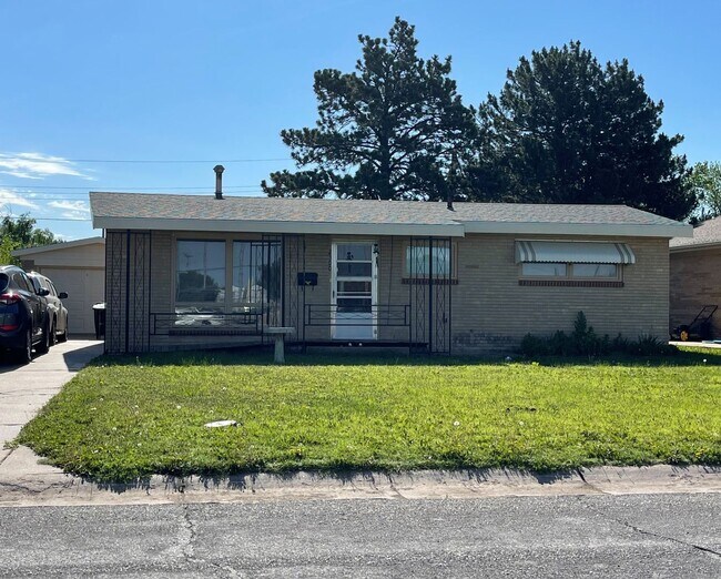 property at 2300 Heizer St