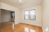 1448 W Byron St, Unit 3904-1 in Chicago, IL - Building Photo - Building Photo