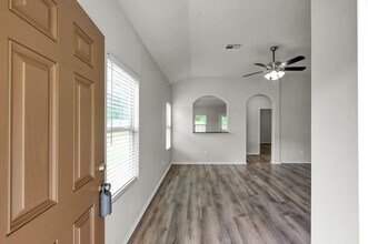 9594 E Woodmark in Conroe, TX - Building Photo - Building Photo